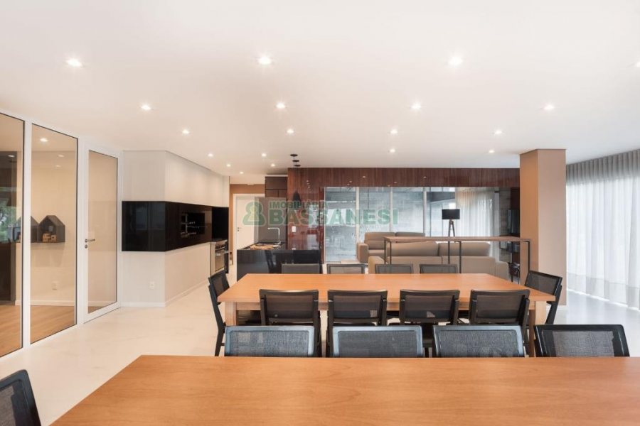 Apartamento com 113m², 3 dormitórios, 2 vagas, no bairro Madureira em Caxias do Sul para Comprar