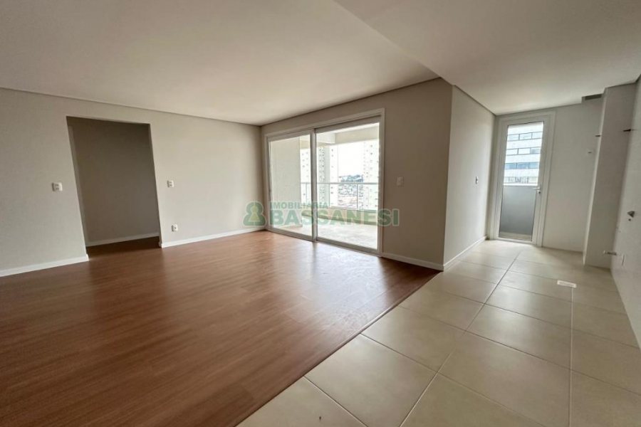 Apartamento com 113m², 3 dormitórios, 2 vagas, no bairro Madureira em Caxias do Sul para Comprar