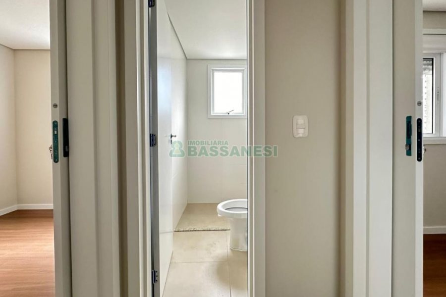 Apartamento com 113m², 3 dormitórios, 2 vagas, no bairro Madureira em Caxias do Sul para Comprar