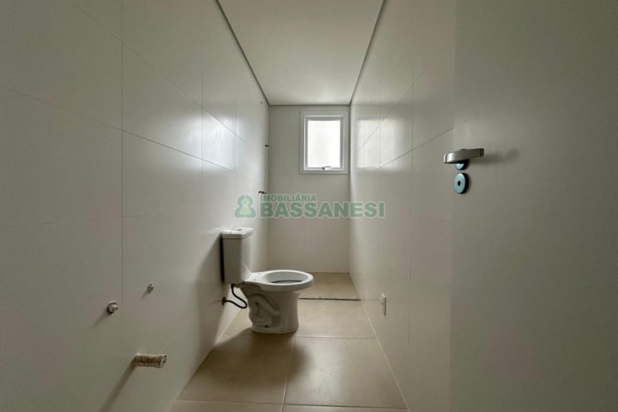 Apartamento com 113m², 3 dormitórios, 2 vagas, no bairro Madureira em Caxias do Sul para Comprar