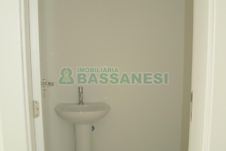 Sala com 34m², no bairro Pio X em Caxias do Sul para Comprar