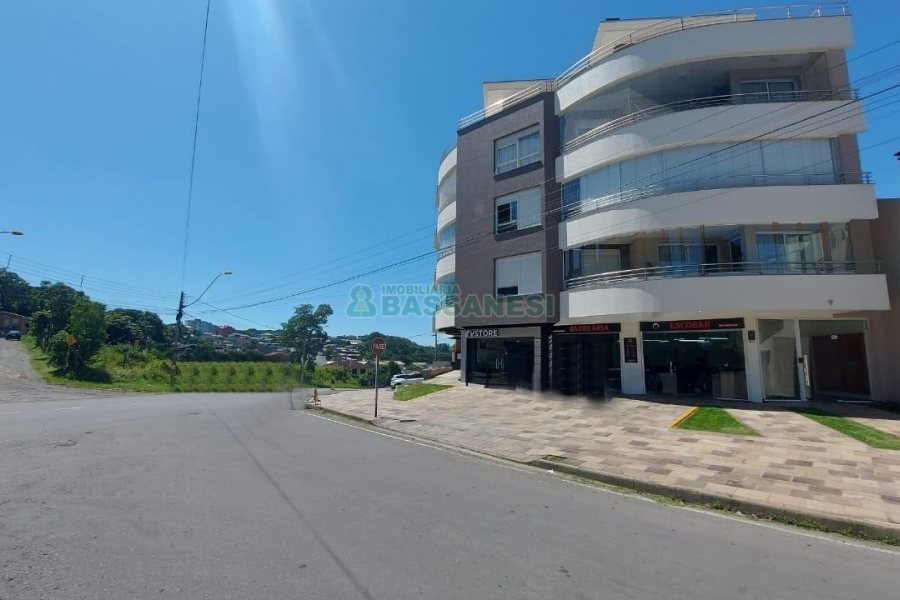 Apto Mobiliado com 163m², 3 dormitórios, 2 vagas, no bairro Cruzeiro em Caxias do Sul para Comprar