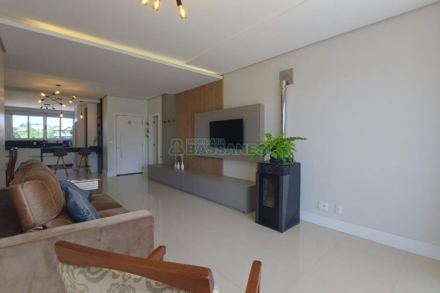 Apto Mobiliado com 163m², 3 dormitórios, 2 vagas, no bairro Cruzeiro em Caxias do Sul para Comprar