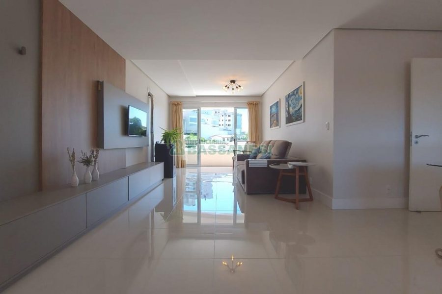 Apto Mobiliado com 163m², 3 dormitórios, 2 vagas, no bairro Cruzeiro em Caxias do Sul para Comprar