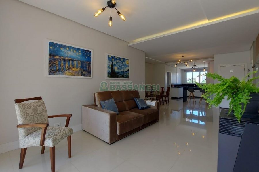 Apto Mobiliado com 163m², 3 dormitórios, 2 vagas, no bairro Cruzeiro em Caxias do Sul para Comprar