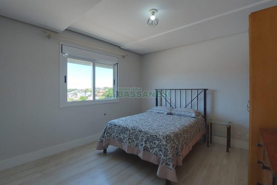 Apto Mobiliado com 163m², 3 dormitórios, 2 vagas, no bairro Cruzeiro em Caxias do Sul para Comprar