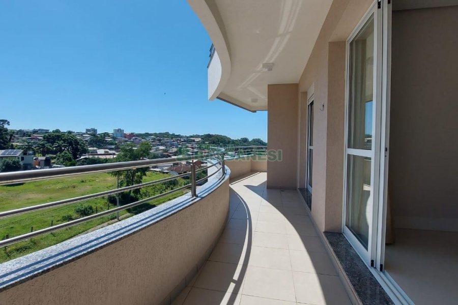 Apto Mobiliado com 163m², 3 dormitórios, 2 vagas, no bairro Cruzeiro em Caxias do Sul para Comprar