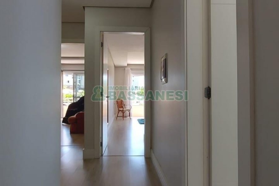 Apto Mobiliado com 163m², 3 dormitórios, 2 vagas, no bairro Cruzeiro em Caxias do Sul para Comprar