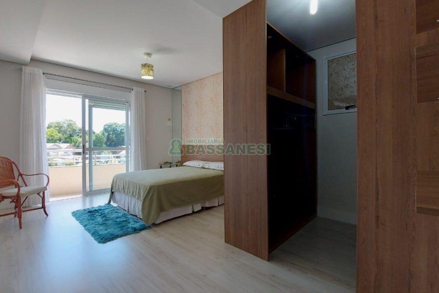 Apto Mobiliado com 163m², 3 dormitórios, 2 vagas, no bairro Cruzeiro em Caxias do Sul para Comprar