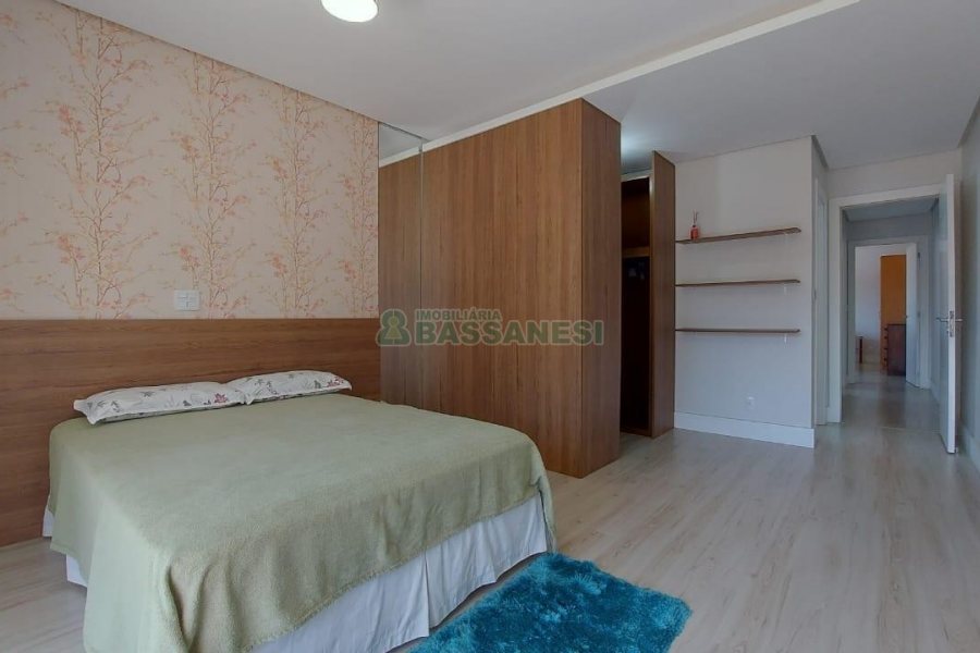 Apto Mobiliado com 163m², 3 dormitórios, 2 vagas, no bairro Cruzeiro em Caxias do Sul para Comprar