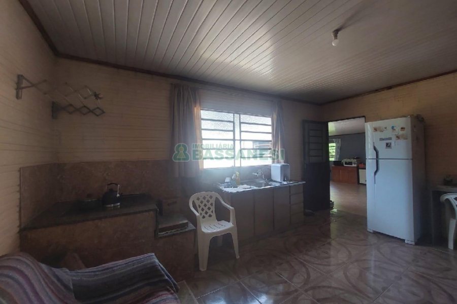 Casa com 73m², 3 dormitórios, 3 vagas, no bairro 9 Legua em Caxias do Sul para Comprar