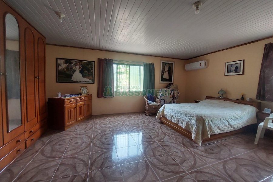 Casa com 73m², 3 dormitórios, 3 vagas, no bairro 9 Legua em Caxias do Sul para Comprar