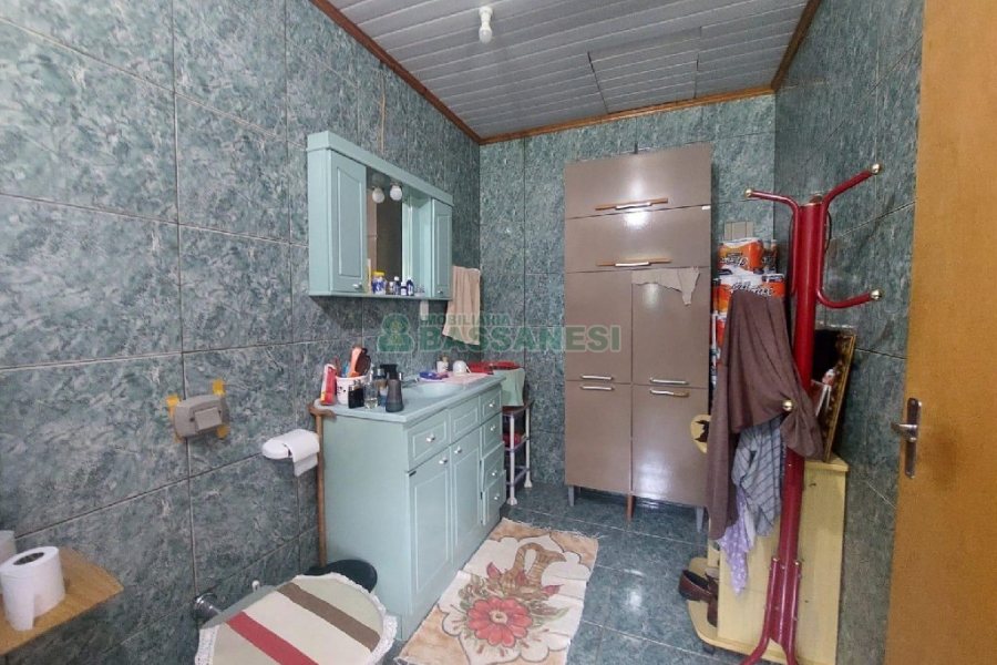 Casa com 73m², 3 dormitórios, 3 vagas, no bairro 9 Legua em Caxias do Sul para Comprar