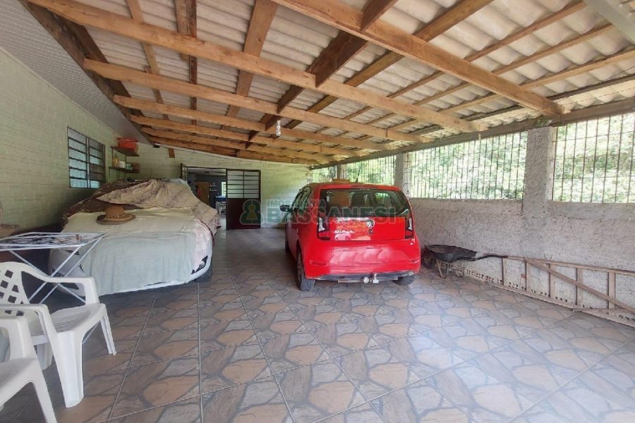 Casa com 73m², 3 dormitórios, 3 vagas, no bairro 9 Legua em Caxias do Sul para Comprar