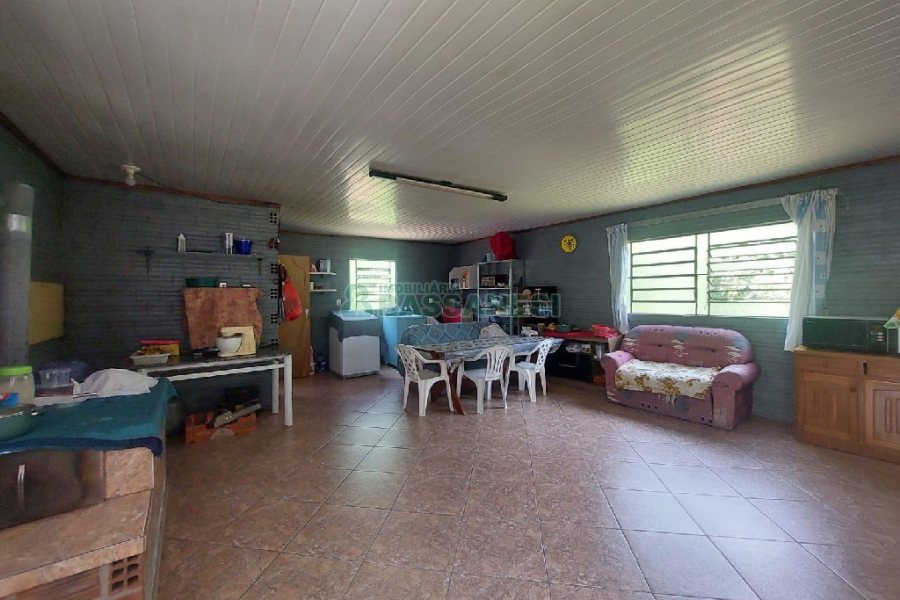 Casa com 73m², 3 dormitórios, 3 vagas, no bairro 9 Legua em Caxias do Sul para Comprar