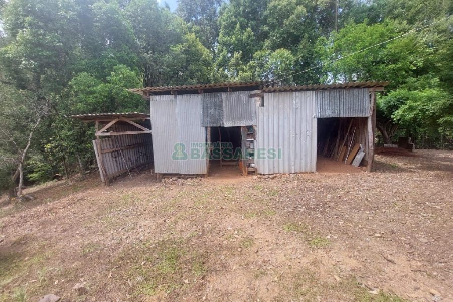 Casa com 73m², 3 dormitórios, 3 vagas, no bairro 9 Legua em Caxias do Sul para Comprar