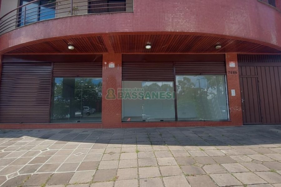Loja com 330m², no bairro Cinqüentenário em Caxias do Sul para Alugar ou Comprar