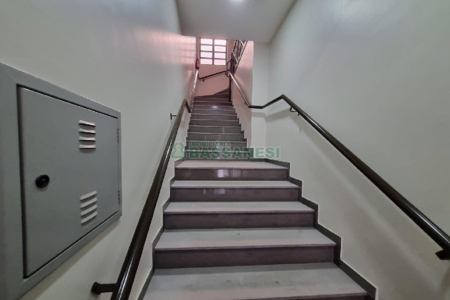 Sala com 81m², no bairro Centro em Caxias do Sul para Alugar