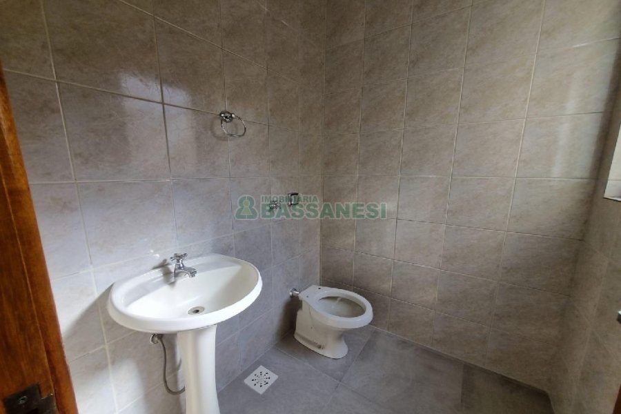 Sala com 81m², no bairro Centro em Caxias do Sul para Alugar