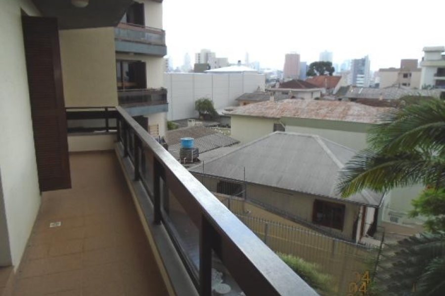 Apartamento com 212m², 3 dormitórios, 2 vagas, no bairro Rio Branco em Caxias do Sul para Comprar
