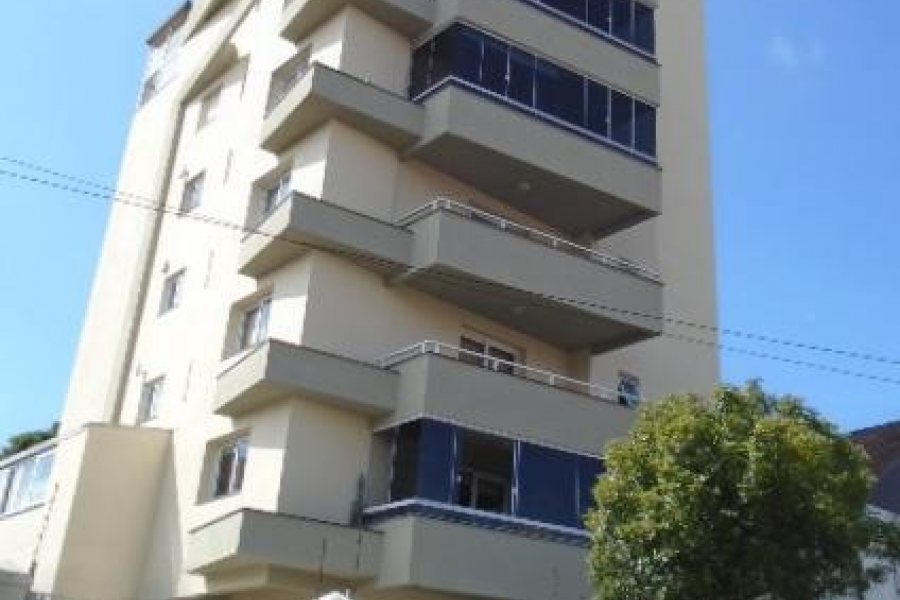 Apartamento com 115m², 3 dormitórios, 2 vagas, no bairro Pio X em Caxias do Sul para Alugar