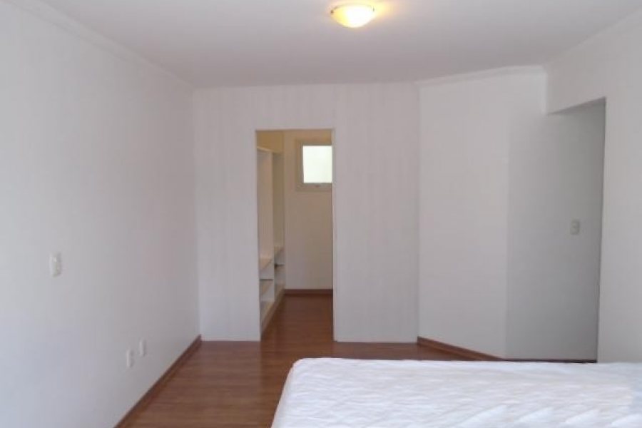 Apartamento com 115m², 3 dormitórios, 2 vagas, no bairro Pio X em Caxias do Sul para Alugar