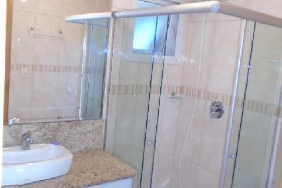 Apartamento com 115m², 3 dormitórios, 2 vagas, no bairro Pio X em Caxias do Sul para Alugar