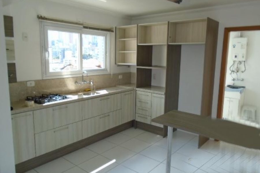 Apartamento com 115m², 3 dormitórios, 2 vagas, no bairro Pio X em Caxias do Sul para Alugar