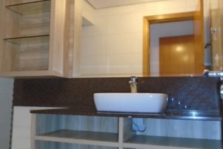 Apartamento com 115m², 3 dormitórios, 2 vagas, no bairro Pio X em Caxias do Sul para Alugar