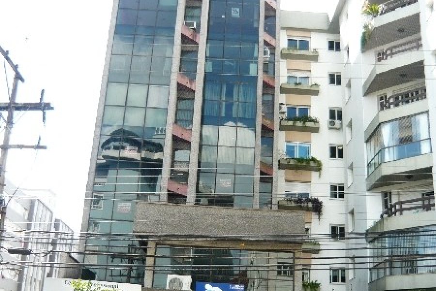 Sala com 42m², no bairro Centro em Caxias do Sul para Comprar