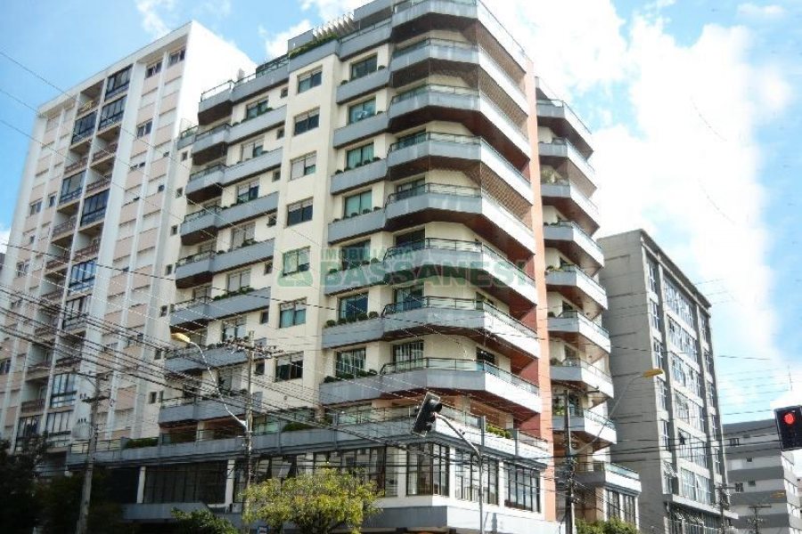 Apto/Cobertura com 230m², 3 dormitórios, 2 vagas, no bairro Centro em Caxias do Sul para Comprar