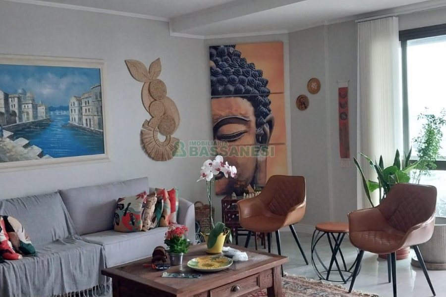 Apto/Cobertura com 230m², 3 dormitórios, 2 vagas, no bairro Centro em Caxias do Sul para Comprar