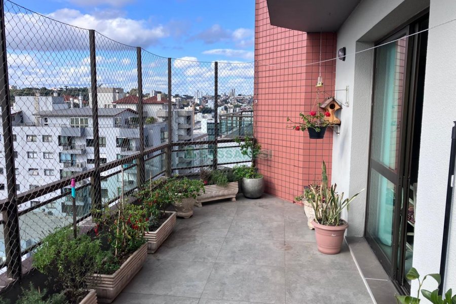 Apto/Cobertura com 230m², 3 dormitórios, 2 vagas, no bairro Centro em Caxias do Sul para Comprar