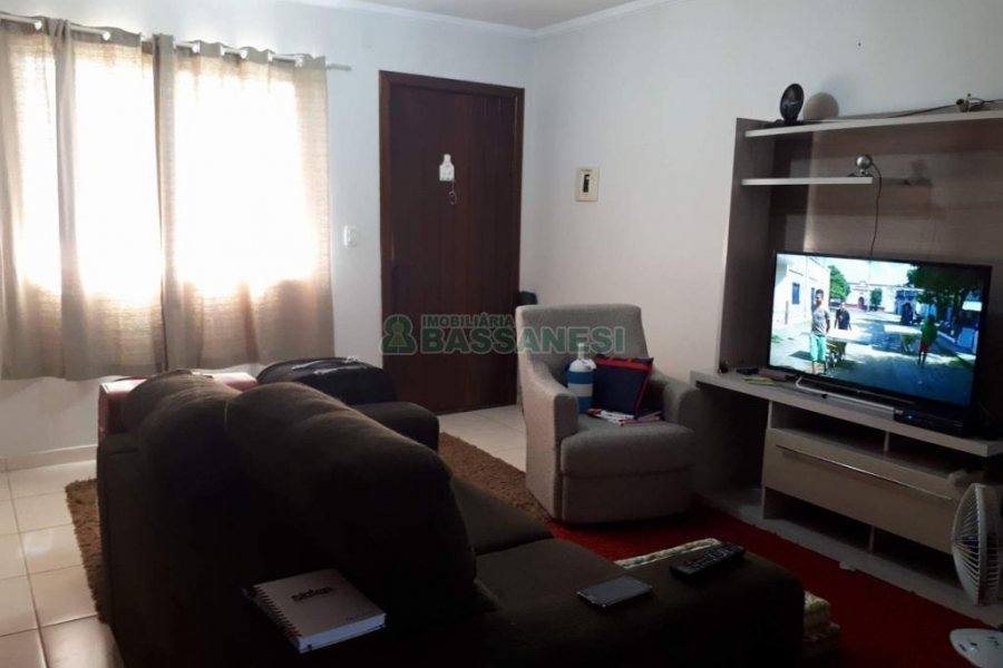 Sobrado com 95m², 3 dormitórios, no bairro São Luiz em Caxias do Sul para Comprar