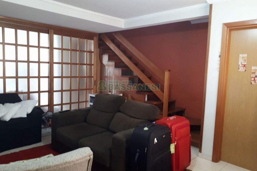 Sobrado com 95m², 3 dormitórios, no bairro São Luiz em Caxias do Sul para Comprar