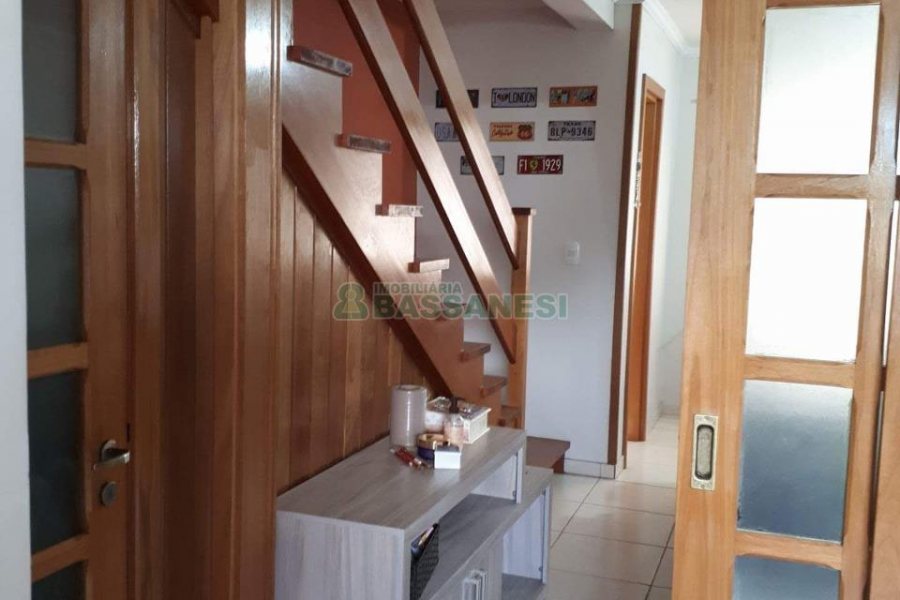 Sobrado com 95m², 3 dormitórios, no bairro São Luiz em Caxias do Sul para Comprar