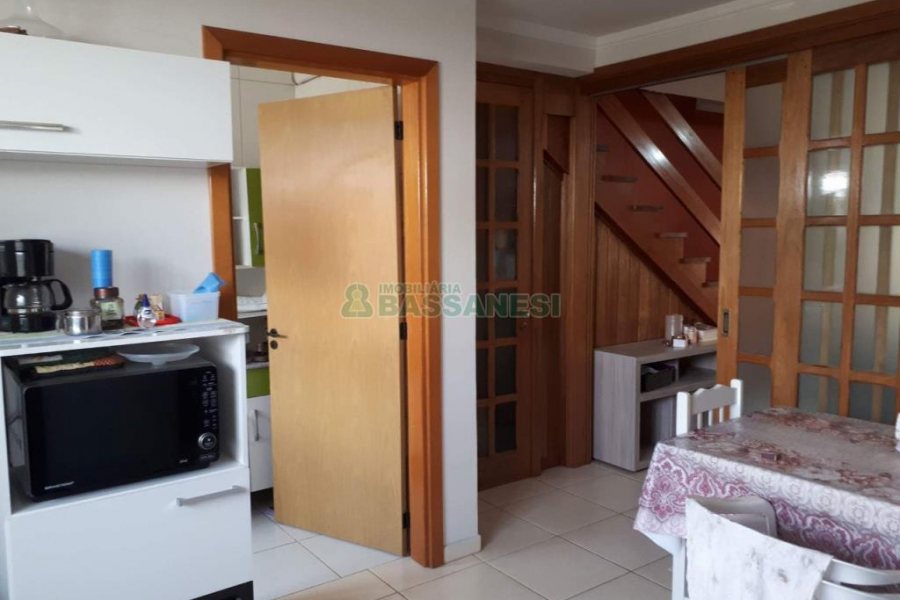 Sobrado com 95m², 3 dormitórios, no bairro São Luiz em Caxias do Sul para Comprar