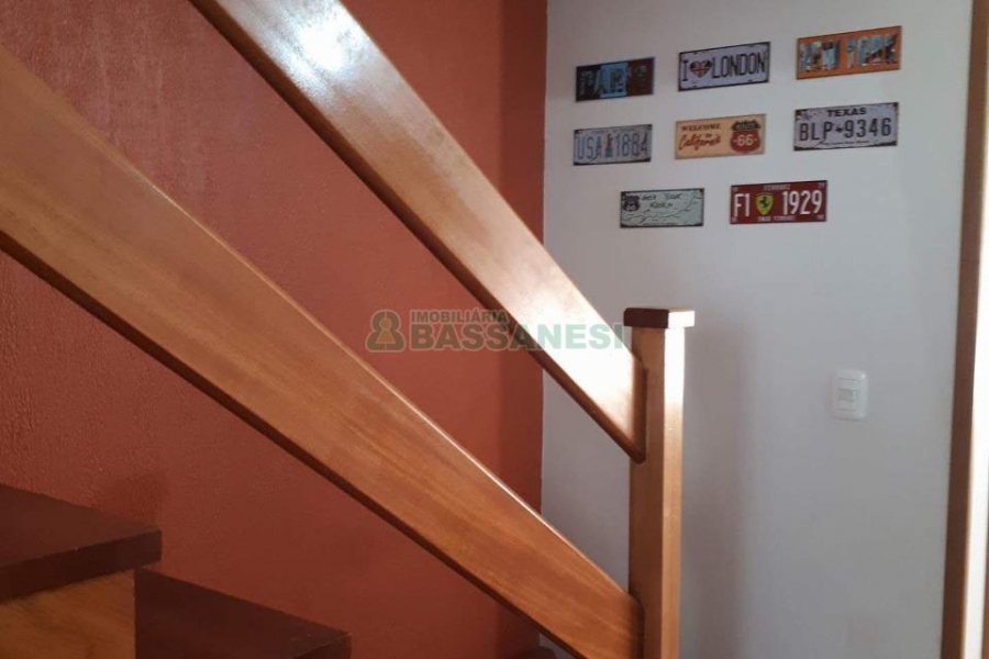 Sobrado com 95m², 3 dormitórios, no bairro São Luiz em Caxias do Sul para Comprar