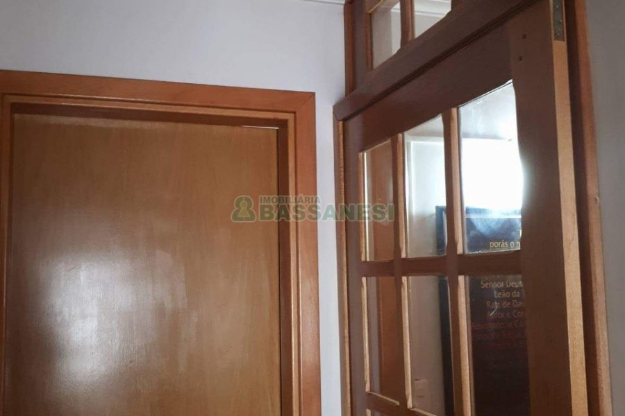 Sobrado com 95m², 3 dormitórios, no bairro São Luiz em Caxias do Sul para Comprar