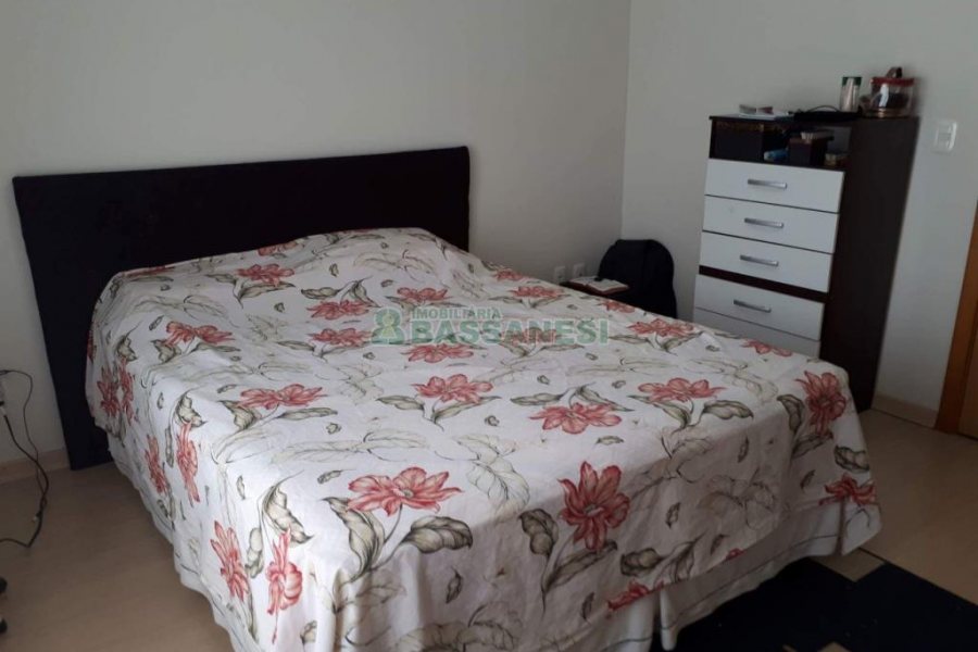 Sobrado com 95m², 3 dormitórios, no bairro São Luiz em Caxias do Sul para Comprar