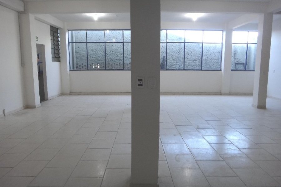 Loja com 500m², no bairro Presidente Vargas em Caxias do Sul para Alugar