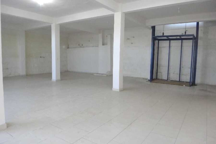 Loja com 500m², no bairro Presidente Vargas em Caxias do Sul para Alugar
