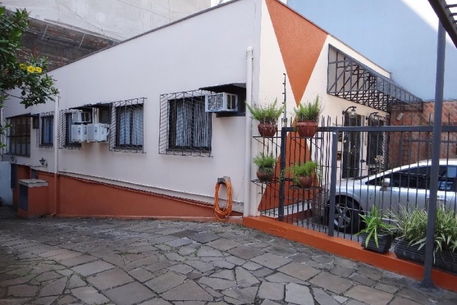 Casa Comercial com 170m², 3 vagas, no bairro São Pelegrino em Caxias do Sul para Alugar