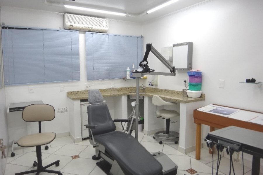 Casa Comercial com 170m², 3 vagas, no bairro São Pelegrino em Caxias do Sul para Alugar