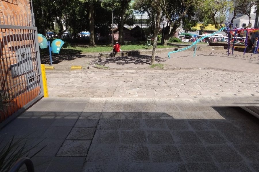 Casa Comercial com 170m², 3 vagas, no bairro São Pelegrino em Caxias do Sul para Alugar