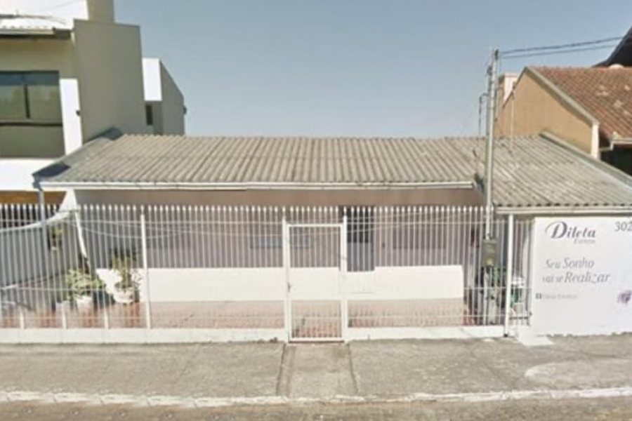 Casa com 192m², 3 dormitórios, 2 vagas, no bairro Fatima em Caxias do Sul para Comprar