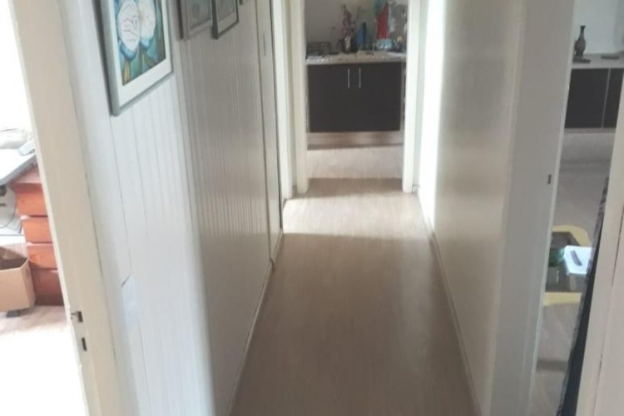 Casa com 192m², 3 dormitórios, 2 vagas, no bairro Fatima em Caxias do Sul para Comprar