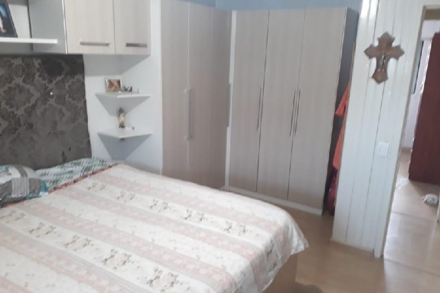 Casa com 192m², 3 dormitórios, 2 vagas, no bairro Fatima em Caxias do Sul para Comprar