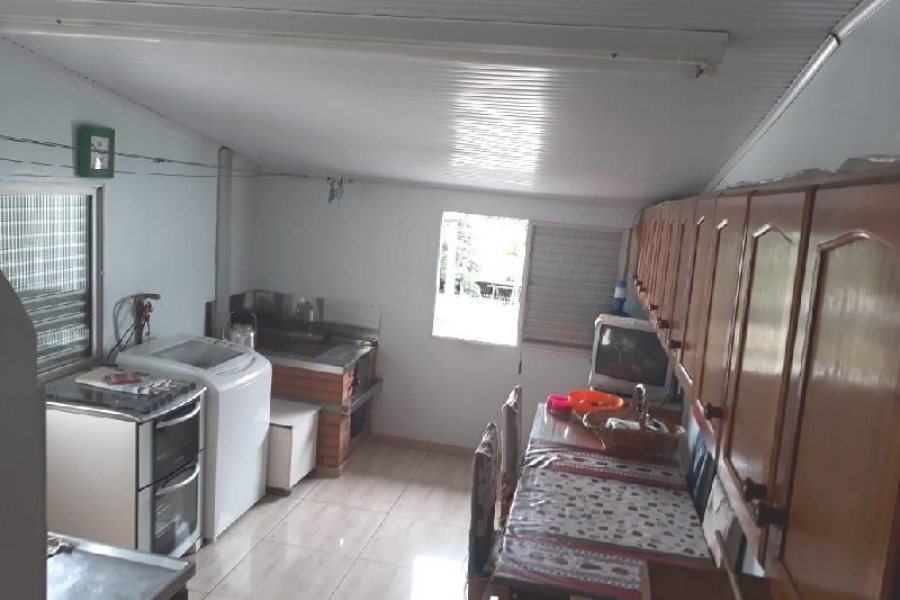 Casa com 192m², 3 dormitórios, 2 vagas, no bairro Fatima em Caxias do Sul para Comprar