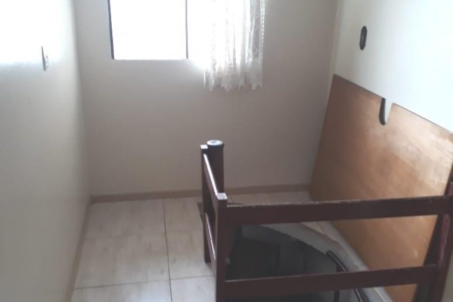 Casa com 192m², 3 dormitórios, 2 vagas, no bairro Fatima em Caxias do Sul para Comprar